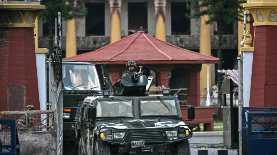 Ex-presidente da Suprema Corte do Nepal assume como primeira-ministra ap&oacute;s protestos violentos