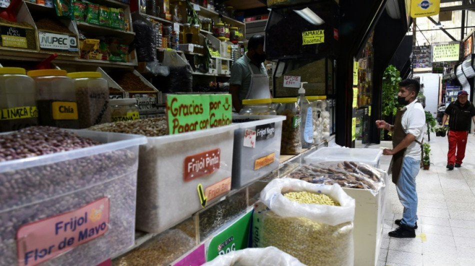 Gobierno y empresarios de M&eacute;xico buscan domar inflaci&oacute;n, pero ciudadanos desconf&iacute;an
