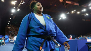 Beatriz Souza vai &agrave; final no jud&ocirc; em Paris; Calderano perde para sueco e disputar&aacute; bronze no t&ecirc;nis de mesa