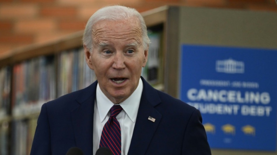 Biden anuncia novo perd&atilde;o de d&iacute;vidas estudantis nos EUA