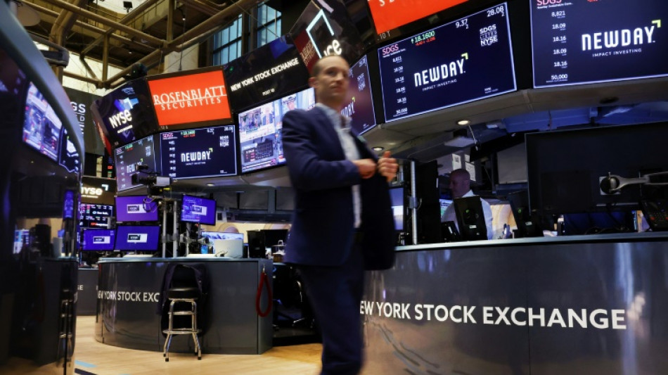 Wall Street d&eacute;marre fort, poursuivant l'&eacute;lan de la veille