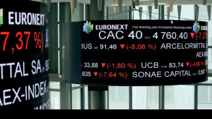La Bourse de Paris termine en l&eacute;ger repli, prudente avant LVMH