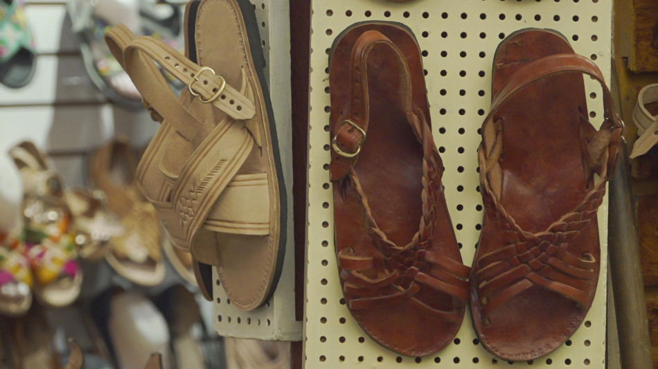 Adidas si scusa per la scarpa copiata dagli indios messicani