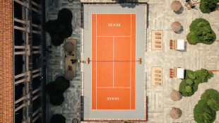 Un campo di tennis in centro a Milano per la fashion week