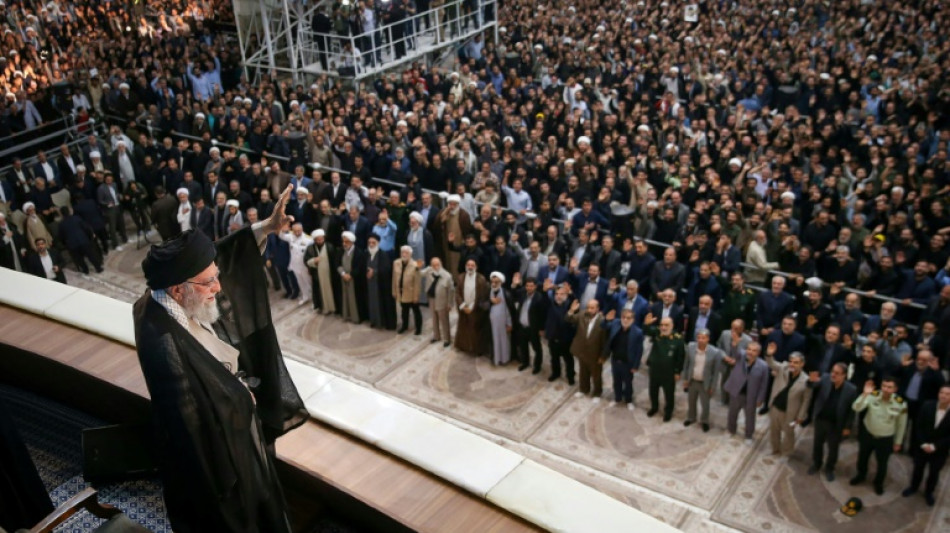 Nucléaire: Trump appelle Israël à la retenue, l'Iran défie les Etats-Unis