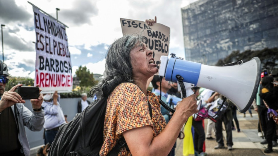 Fiscal&iacute;a de Colombia investiga muerte de oficial involucrado en esc&aacute;ndalo que salpica al gobierno