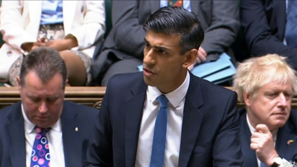 Reino Unido anuncia un impuesto excepcional a los gigantes energ&eacute;ticos para ayudar a los hogares