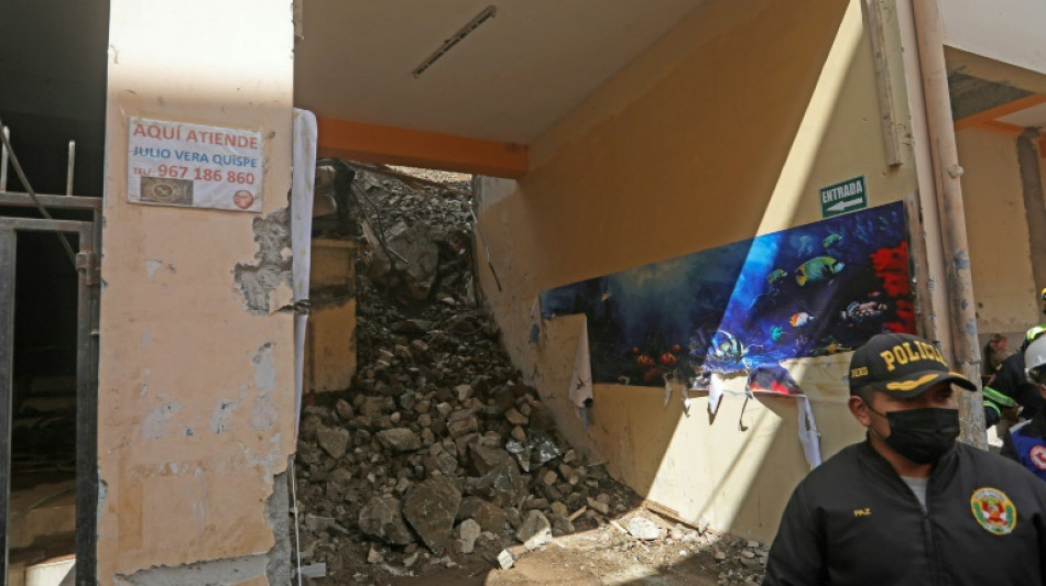 Hallan cuerpos de un hombre y una beb&eacute; bajo los escombros tras alud en los Andes peruanos