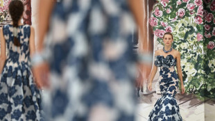 Semana de Moda de Londres come&ccedil;a com aposta em jovens estilistas