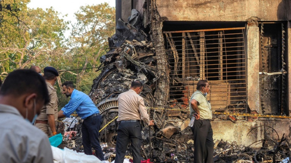 Caixa-preta encontrada na &aacute;rea do acidente a&eacute;reo que matou 265 na &Iacute;ndia