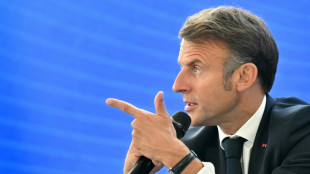 Macron acelera consultas para nomear primeiro-ministro na Fran&ccedil;a