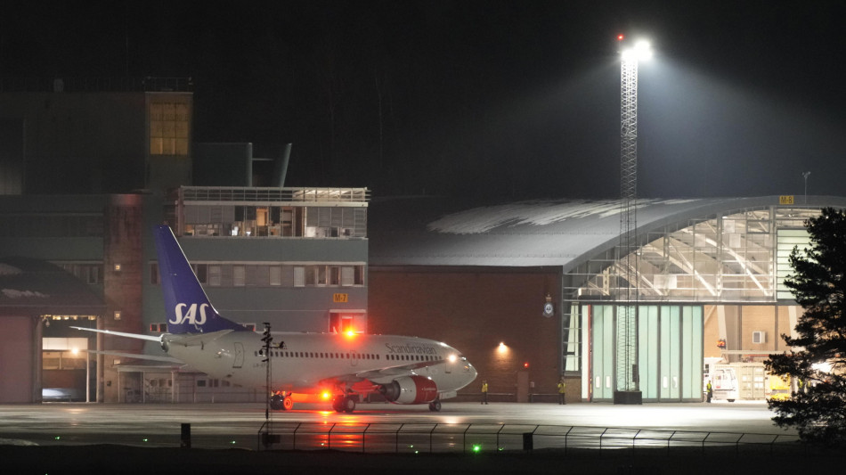 Avvistati presunti droni all'aeroporto di Oslo, ritardi