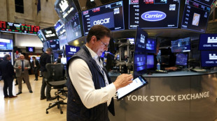 Wall Street ouvre en hausse, salue l'extension des n&eacute;gociations commerciales UE-USA