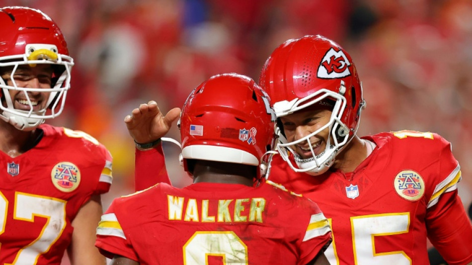 Mahomes makes triumphant return as Chiefs rout Broncos 31-10