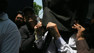 La justicia de Pakist&aacute;n prolonga la libertad bajo fianza del ex primer ministro Imran Khan

