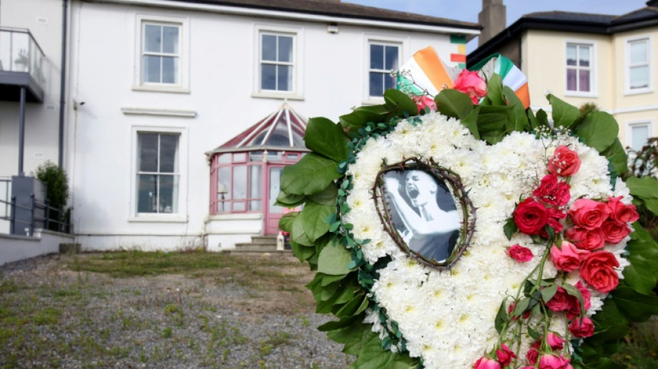 Irlande: fleurs et musique pour un "dernier au revoir" &agrave; Sinead O'Connor