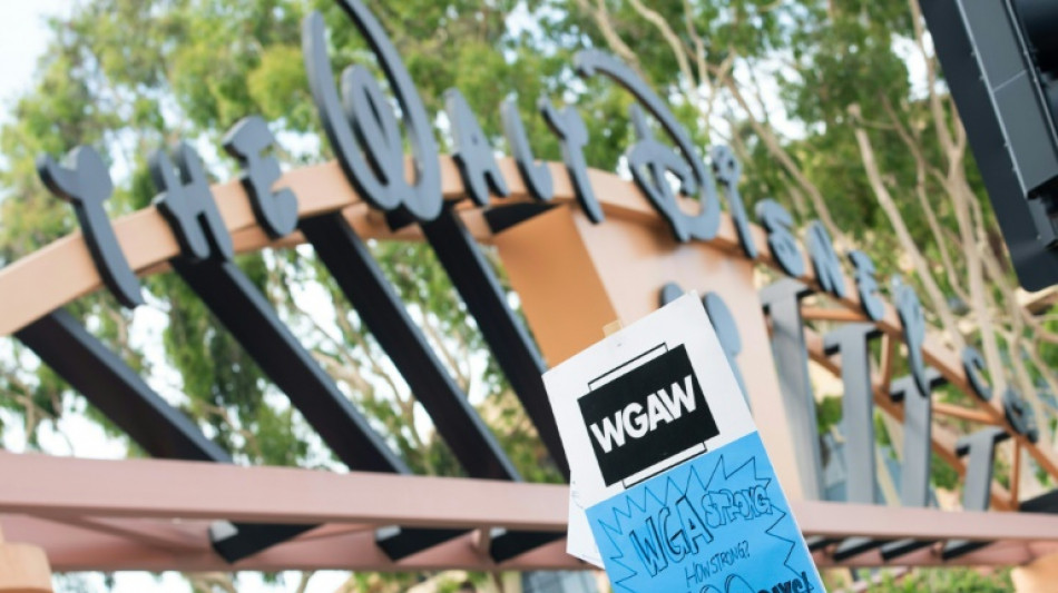 Greve dos roteiristas de Hollywood completa 100 d&iacute;as