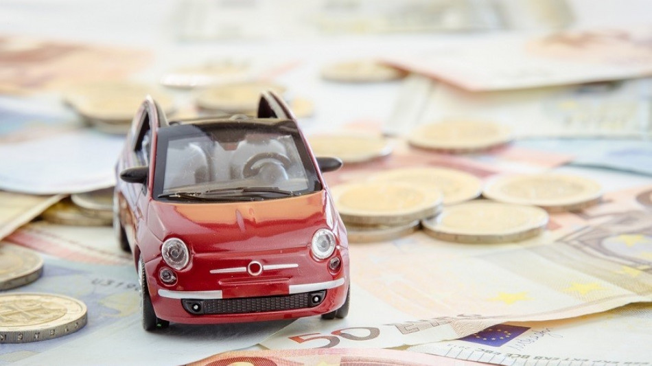 Assicurazioni, bollette, hotel, cresce l'uso dei comparatori