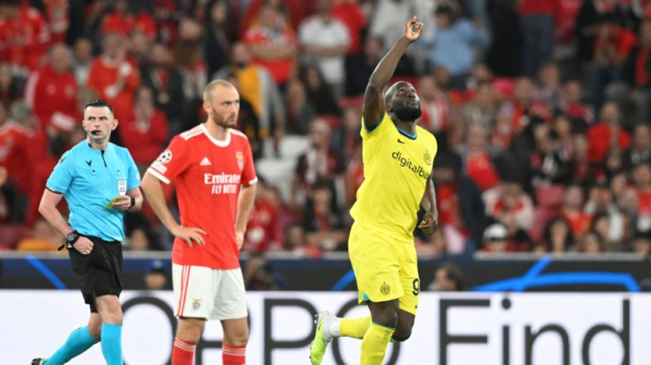 Inter close in on Champions League semis with solid win at Benfica 