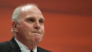 Presidente de honra do Bayern diz que contrata&ccedil;&atilde;o de Oliver Kahn como diretor foi um erro