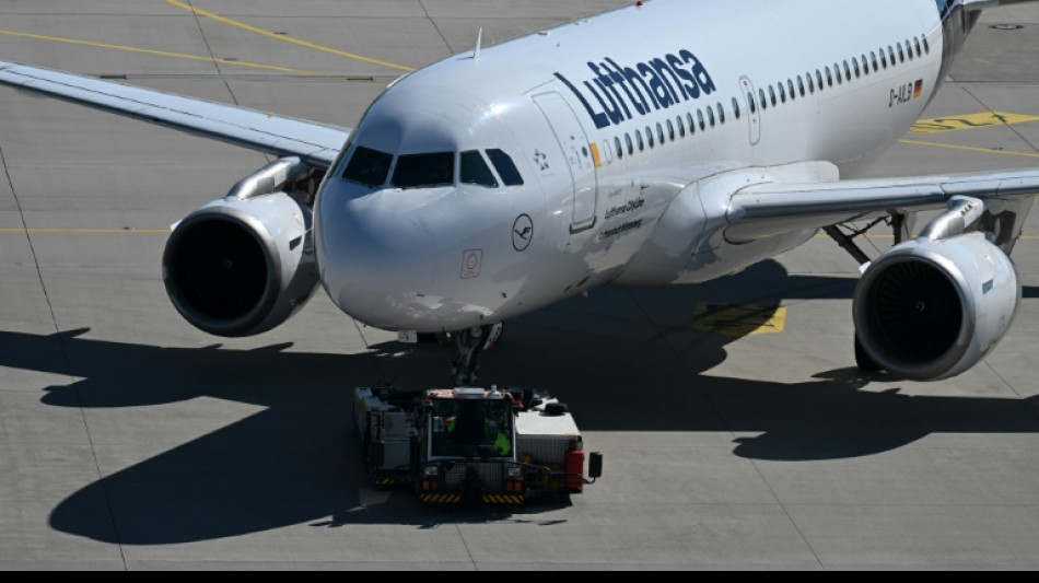 Lufthansa k&uuml;ndigt Sparma&szlig;nahmen wegen Streiks an