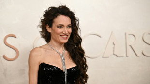 Les stars arrivent pour des Oscars &agrave; couteaux tir&eacute;s entre "Anora" et "Conclave"