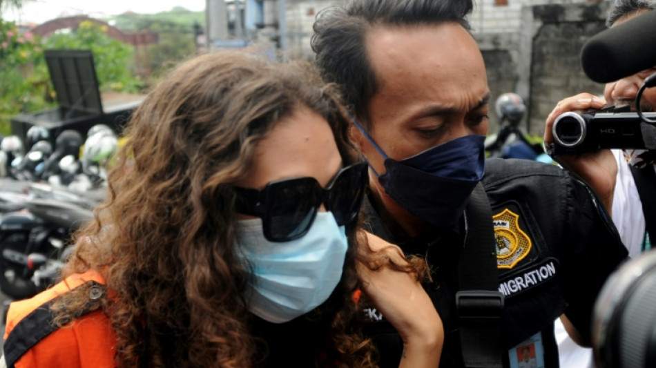 'Assassina da mala' de Bali se declara culpada nos EUA de matar a m&atilde;e