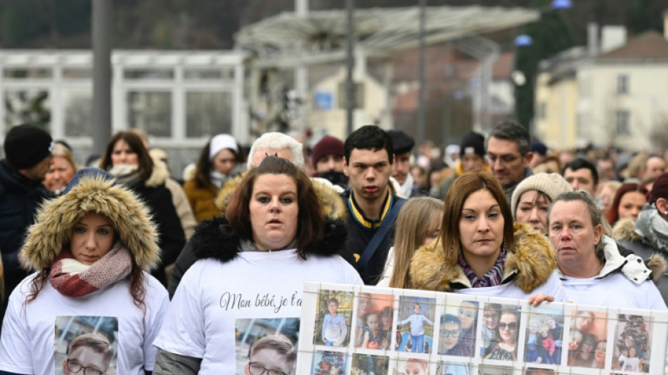 Quatro condenados na Fran&ccedil;a por bullying contra adolescente gay que se suicidou