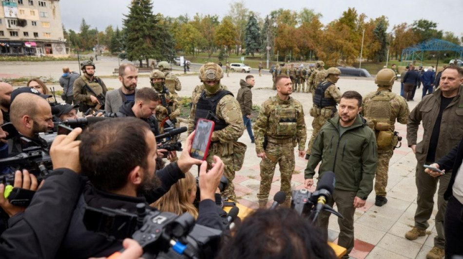 Zelenski promete una "victoria" de Ucrania en visita a la regi&oacute;n liberada de J&aacute;rkov
