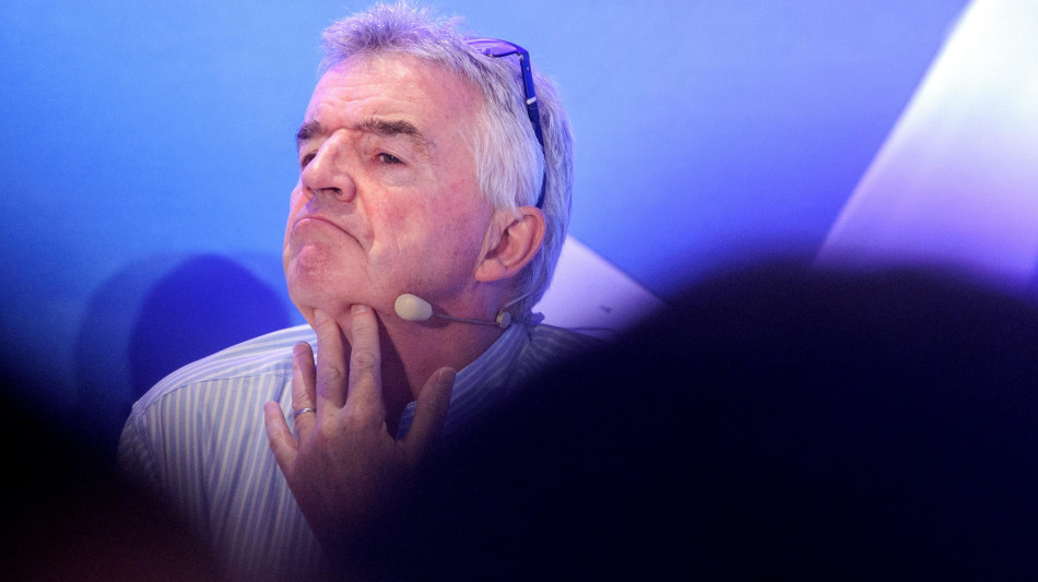 Ryanair valuta bonus pi&ugrave; alti per scovare i bagagli fuori misura