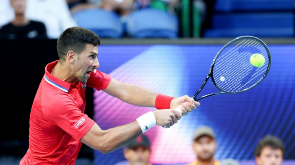 Un disminuido Djokovic cae ante De Mi&ntilde;aur en la United Cup