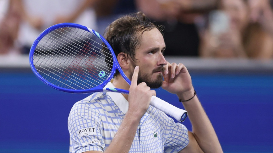 Irre Wende bleibt aus: Medwedew nach Zwischenfall raus 