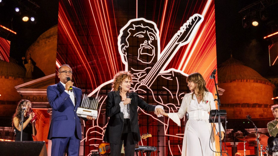 'Pino &Egrave;', su RaiPlay speciale con il backstage del live evento