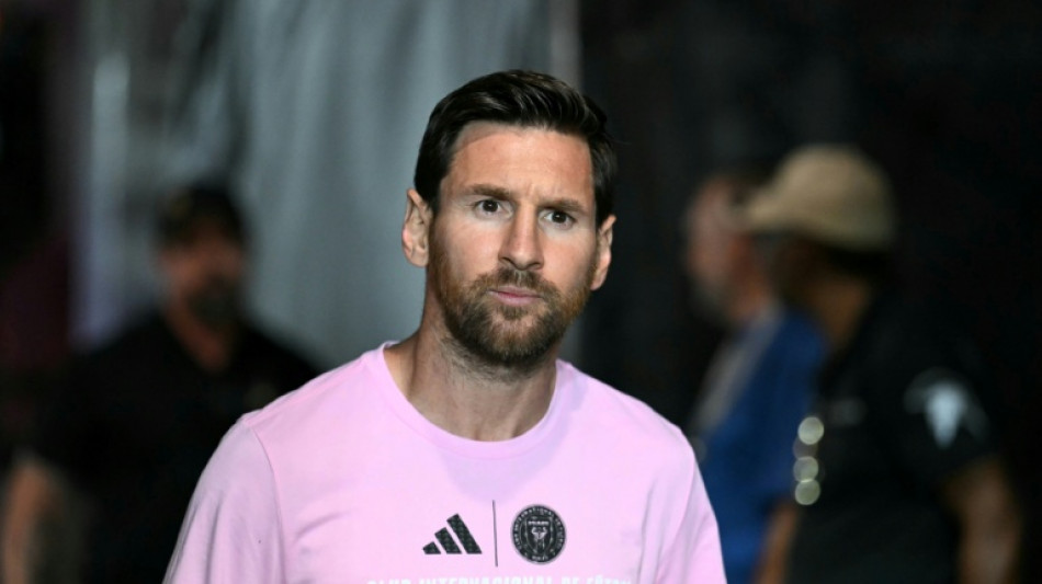 Foot: "J'espère qu'un jour je pourrai revenir", dit Messi après une visite du Camp Nou