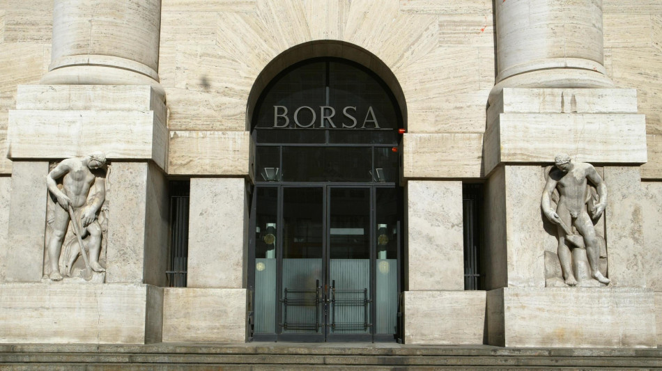 Borsa: Milano tiene (+0,4%), attesa per dazi e Ucraina