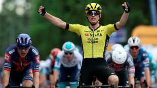 Kooij turns on the speed to take Giro sprint