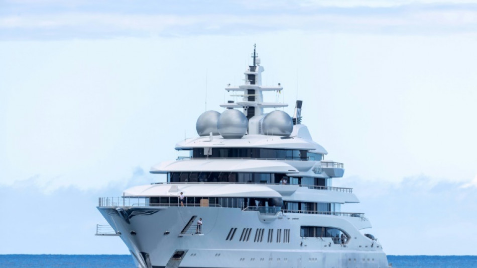 Un immense yacht saisi par les Etats-Unis à un oligarque russe mis aux enchères