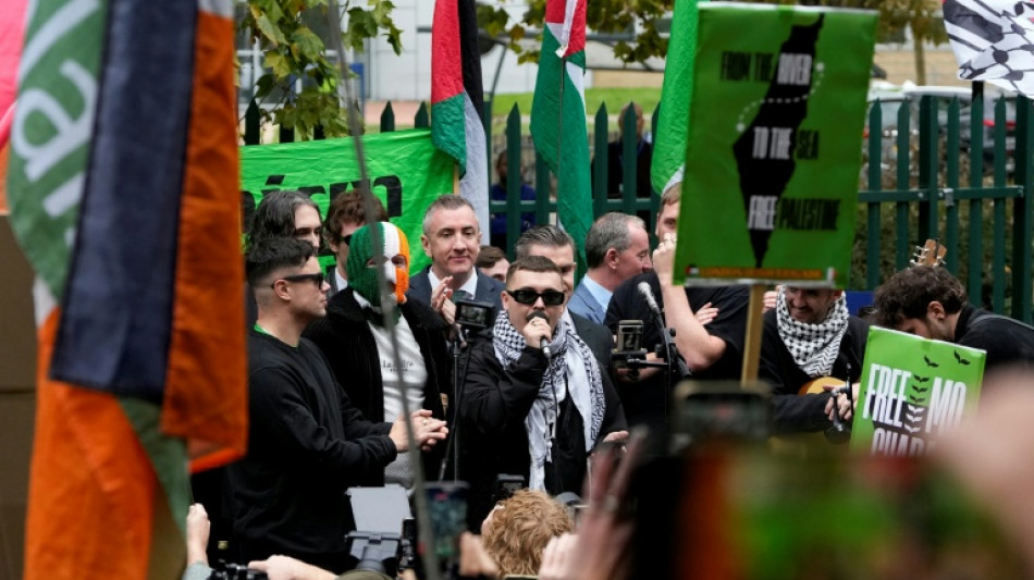 Verfahrensfehler: Terror-Verfahren gegen Kneecap-Rapper in Gro&szlig;britannien eingestellt