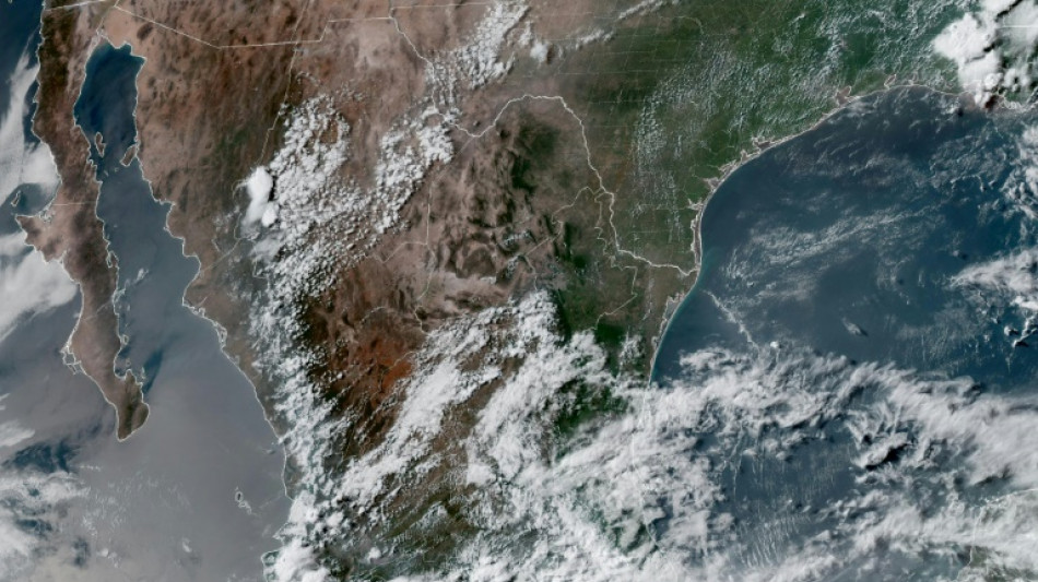 Huracán Erick se fortalece a categoría 2 en el Pacífico cerca de México