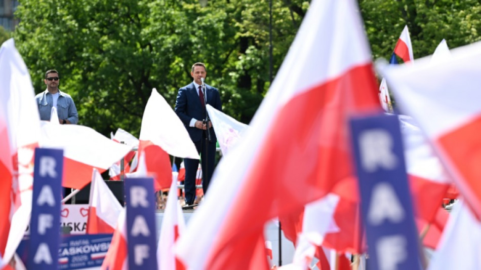 Demostraci&oacute;n de fuerza en Polonia de bandos rivales de cara a balotaje presidencial