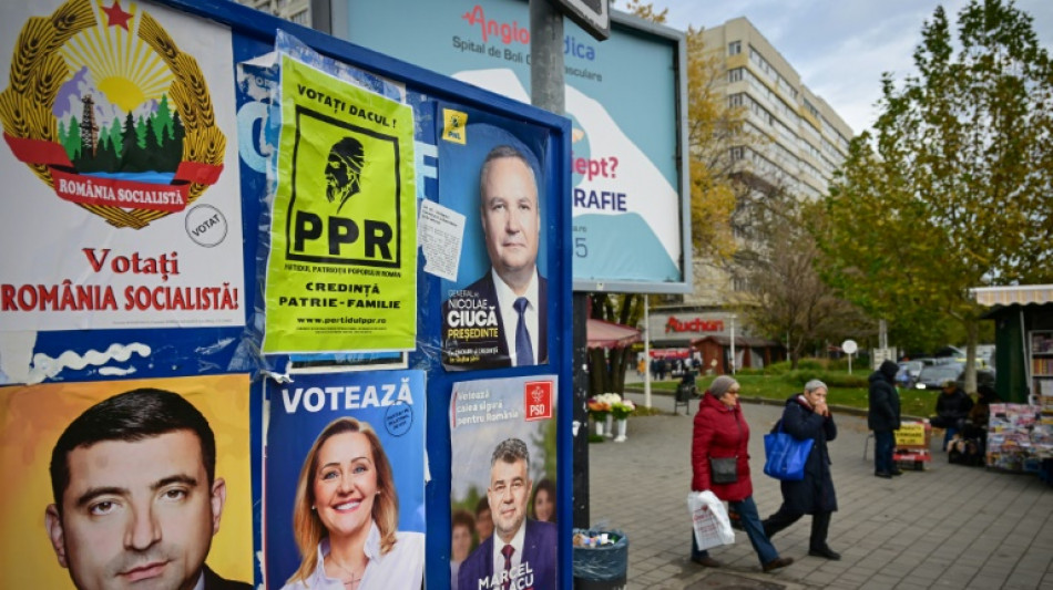 Wahlannullierung in Rum&auml;nien: Rechtsradikaler Kandidat protestiert vor Wahllokal
