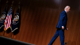 Biden entregar&aacute; bast&atilde;o a Kamala Harris em conven&ccedil;&atilde;o democrata agridoce