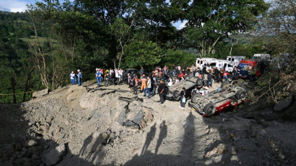 N&uacute;mero de mortos em atentado com bomba na Col&ocirc;mbia sobe para 19