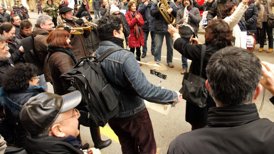 Neuer Bericht enthüllt, dass Brasilianer trotz ihres hohen Vertrauens in ihre Fähigkeit, Betrug zu erkennen, jährlich 252 Betrugsfällen ausgesetzt sind